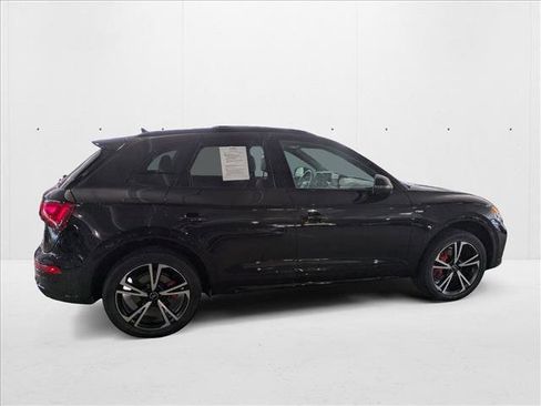 Certified 2025 Audi Q5 2.0T Premium Plus image 4