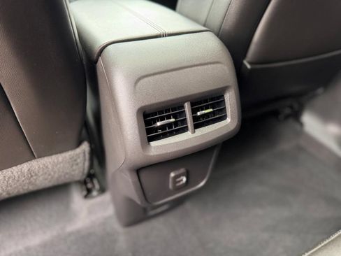 Used 2022 GMC Terrain SLT w/ Infotainment Package II AWD/4WD image 22