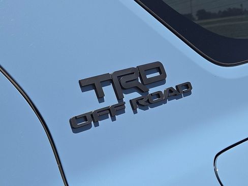 Used 2025 Toyota 4Runner TRD Off-Road Premium w/ Tow Technology Package AWD/4WD image 11