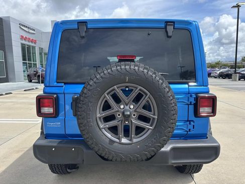 Used 2026 Jeep Wrangler Unlimited Sport AWD/4WD image 6