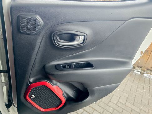 Used 2019 Jeep Renegade Trailhawk image 43