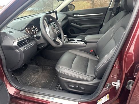 Used 2025 Nissan Altima 2.5 SL image 4