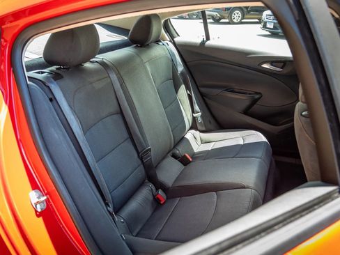 Used 2018 Chevrolet Cruze LS FWD image 16