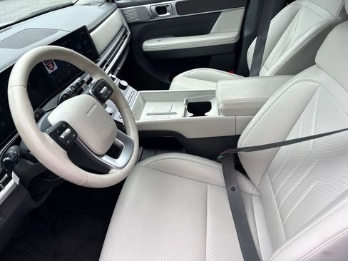 Used 2025 Hyundai Santa Fe SEL FWD image 15