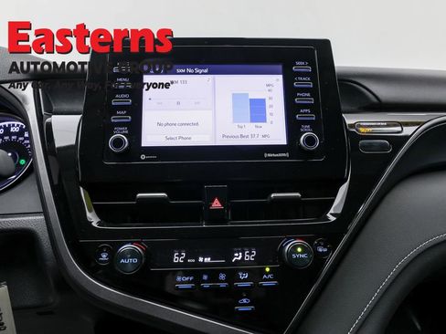 Used 2024 Toyota Camry SE image 12