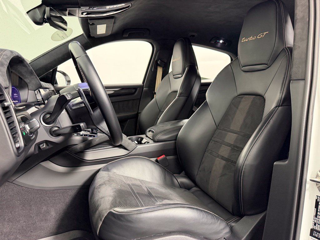 Certified 2023 Porsche Cayenne Turbo GT AWD/4WD image 4
