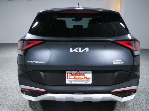 Used 2024 Kia Sportage EX FWD image 8