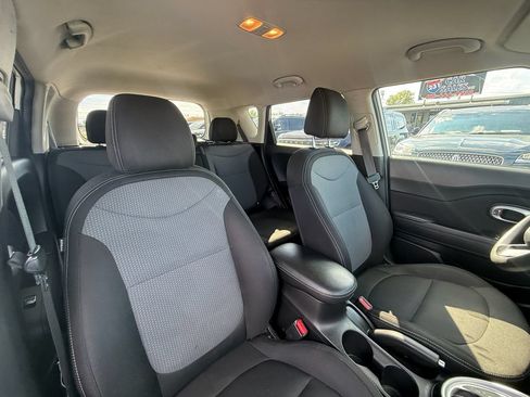 Used 2019 Kia Soul + FWD image 24