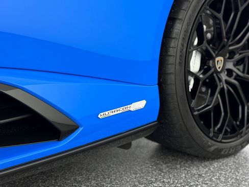 Used 2022 Lamborghini Huracan EVO image 44
