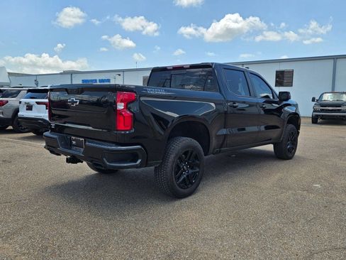 Used 2026 Chevrolet Silverado 1500 LT Trail Boss w/ LT Trail Boss Premium Package AWD/4WD image 6