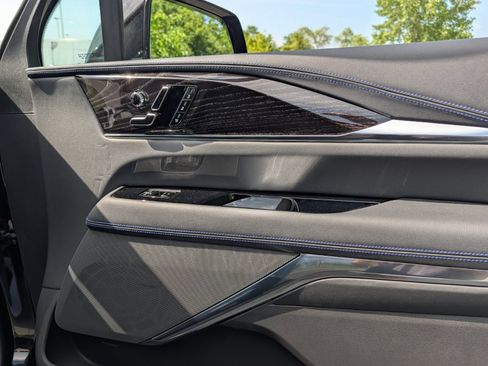New 2026 Cadillac Escalade IQ Sport 1 w/ LPO, Floor Liner Package AWD/4WD image 33