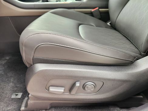New 2026 Kia Carnival EX FWD image 19