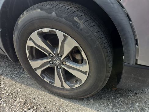Used 2017 Honda CR-V LX image 15