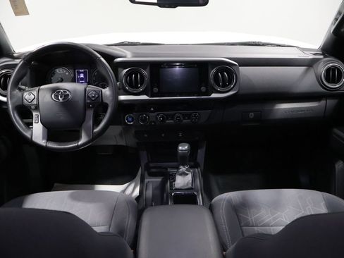 Used 2017 Toyota Tacoma TRD Off-Road w/ Tow Package (A/T) image 17