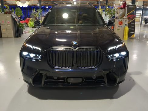 Certified 2024 BMW X7 xDrive40i w/ M Sport Package AWD/4WD image 2