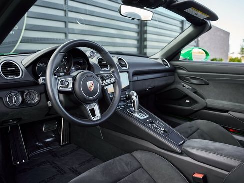 Used 2023 Porsche 718 Boxster Spyder image 2