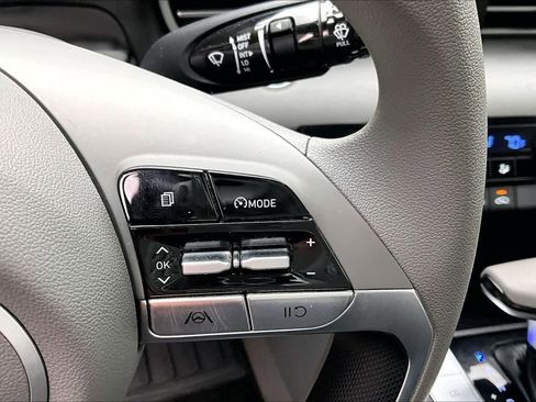 Used 2022 Hyundai Elantra SEL FWD image 45