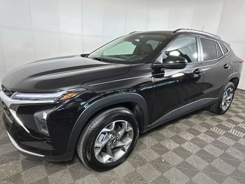 Used 2026 Chevrolet Trax LT w/ Driver Confidence Package FWD image 7