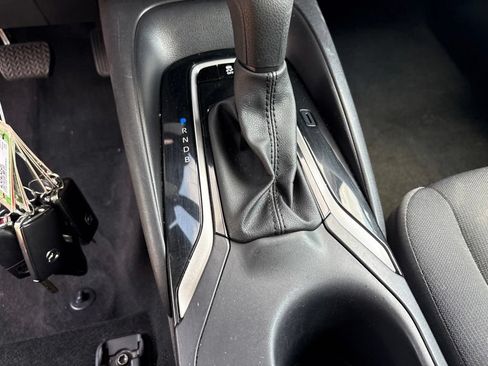 Used 2025 Toyota Corolla LE FWD image 18