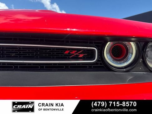 Used 2017 Dodge Challenger R/T w/ Driver Convenience Group RWD image 15
