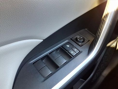 Used 2019 Toyota RAV4 XLE image 27