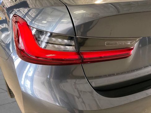 Used 2022 BMW 330i Sedan w/ Convenience Package RWD image 26