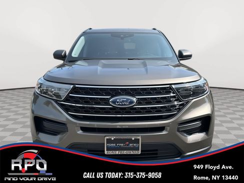 Used 2021 Ford Explorer XLT AWD/4WD image 8