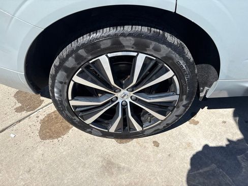 Certified 2024 Volvo XC60 B5 Plus AWD/4WD image 14