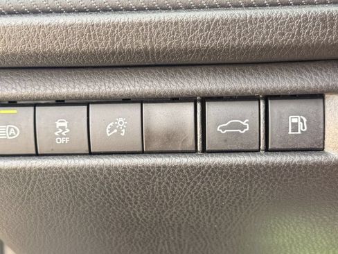 Used 2025 Toyota Camry SE FWD image 23