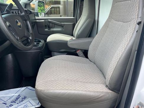 Used 2016 Chevrolet Express 3500 Extended RWD image 11