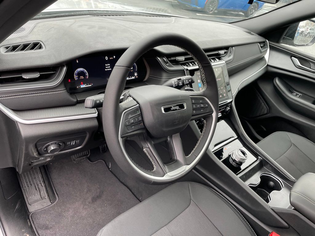 New 2026 Jeep Grand Cherokee Laredo X AWD/4WD image 8