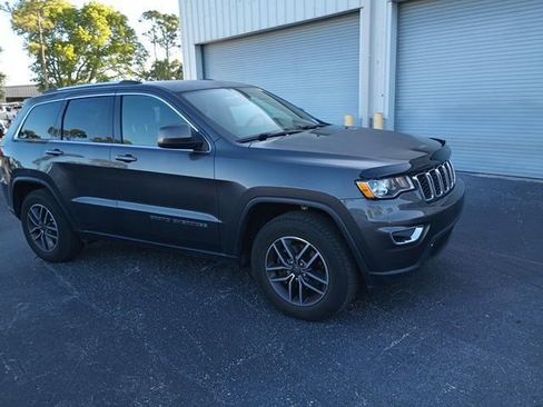 Used 2020 Jeep Grand Cherokee Laredo w/ Laredo X Package image 6