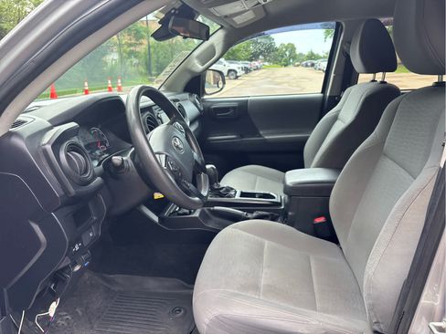 Used 2019 Toyota Tacoma SR w/ SR Convenience Package AWD/4WD image 9