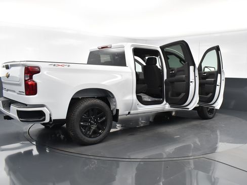 Used 2025 Chevrolet Silverado 1500 Custom w/ Turbomax Blackout Package image 27