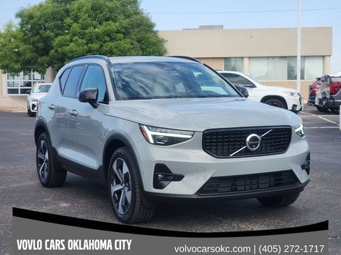 Used 2026 Volvo XC40 B5 Plus w/ Protection Package Premier AWD/4WD image 2