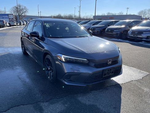 Used 2023 Honda Civic Sport image 1