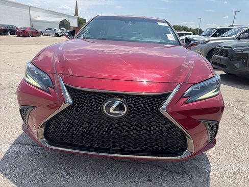 Used 2022 Lexus ES 350 F Sport FWD image 2