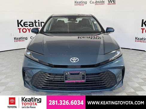Used 2025 Toyota Camry LE FWD image 10
