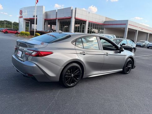 Used 2025 Toyota Camry SE w/ Convenience Package FWD image 12