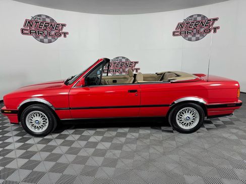 Used 1991 BMW 325i Convertible image 22