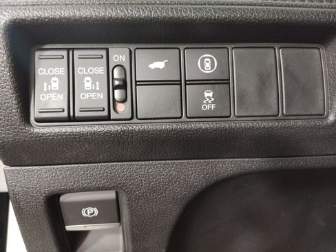 Certified 2024 Honda Odyssey Sport image 18