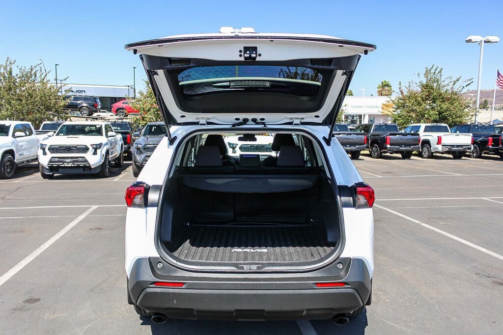 Certified 2025 Toyota RAV4 XLE AWD/4WD image 17
