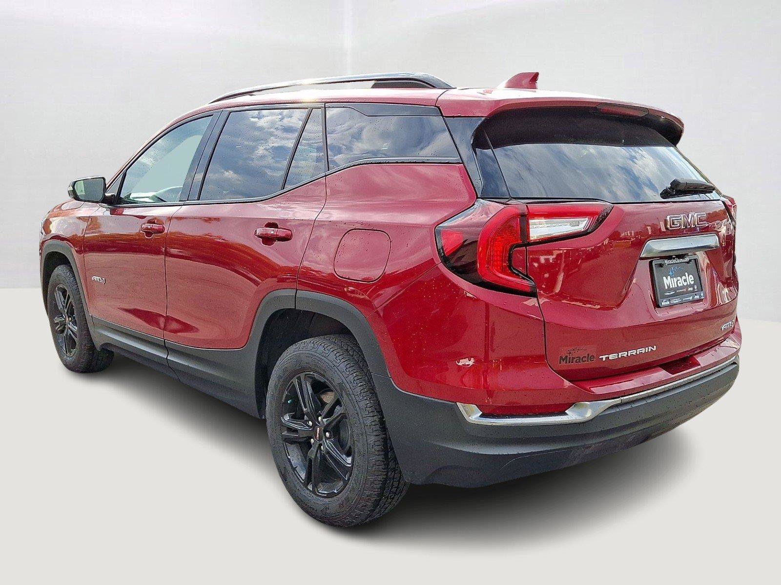 Used 2023 GMC Terrain AT4 AWD/4WD image 4
