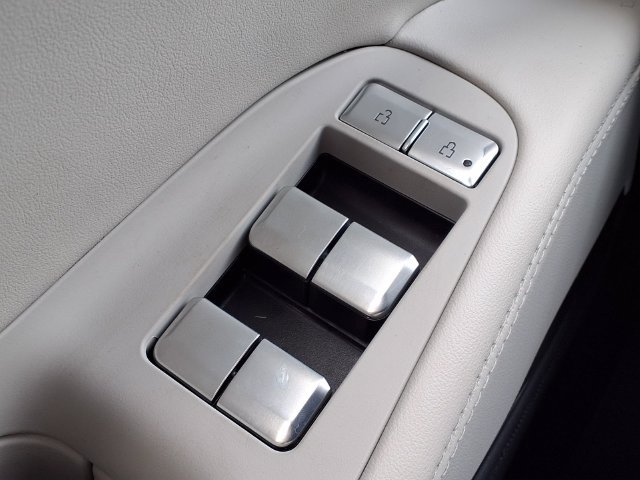 New 2026 Lincoln Navigator Premiere AWD/4WD image 16