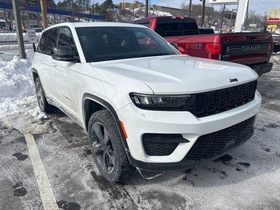 Used 2023 Jeep Grand Cherokee Altitude