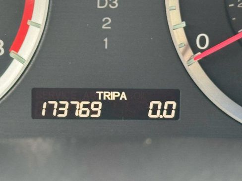 Used 2011 Honda Accord EX-L image 9