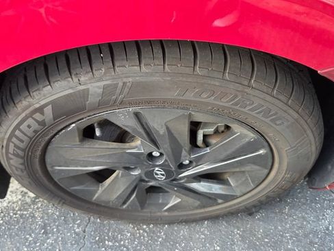 Used 2022 Hyundai Elantra SEL FWD image 11