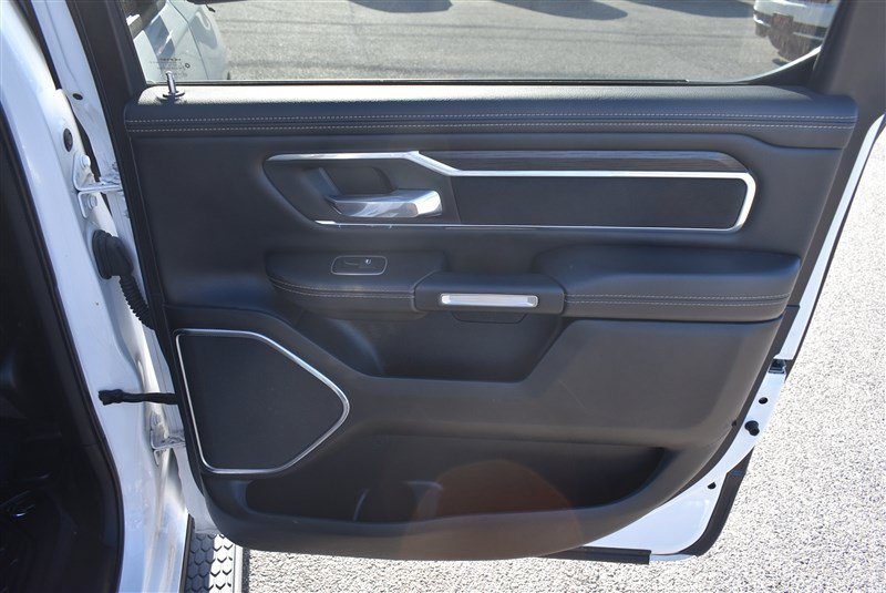 Used 2023 RAM 1500 Laramie AWD/4WD image 27