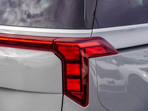 New 2026 Kia Carnival EX FWD image 8