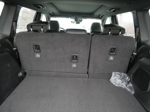 New 2026 Jeep Grand Cherokee Limited Reserve image 11